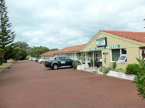 Emu Point Motel & Apartments - Accommodation Sunshine Coast 0