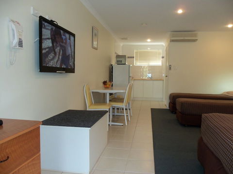 Emu Point Motel & Apartments - Accommodation Sunshine Coast 6