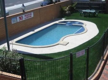 Carnegie Motor Inn - Accommodation Sunshine Coast 2