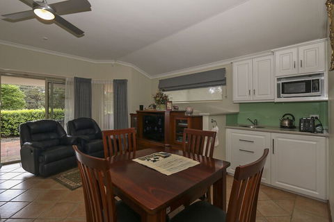 The Good Life B & B - Accommodation Sunshine Coast 1