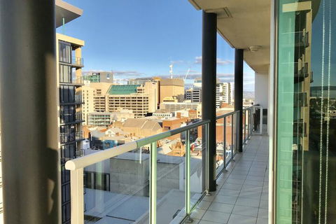 Adelaide DressCircle Apartments North Terrace - Accommodation Sunshine Coast 2