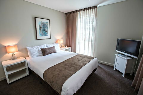 Adelaide DressCircle Apartments North Terrace - Accommodation Sunshine Coast 4