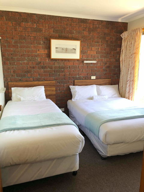 Lakes Jakaranda Holiday Units - Accommodation Sunshine Coast 2