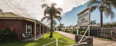 Lakes Jakaranda Holiday Units - Accommodation Sunshine Coast 0