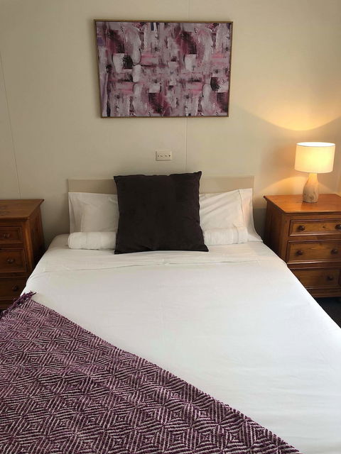 Lakes Jakaranda Holiday Units - Accommodation Sunshine Coast 3