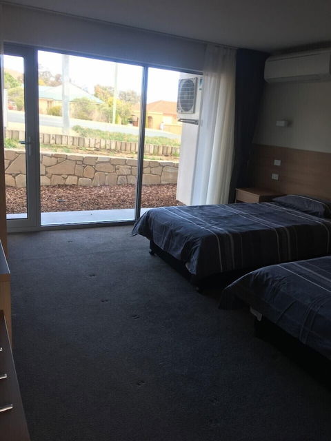 Rainbow Motel - Accommodation Sunshine Coast 2