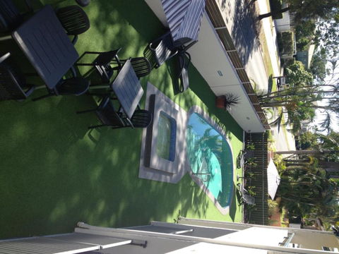 Noosa Parade Holiday Inn - Accommodation Sunshine Coast 4