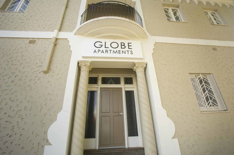 Globe Apartments - Accommodation Sunshine Coast 2