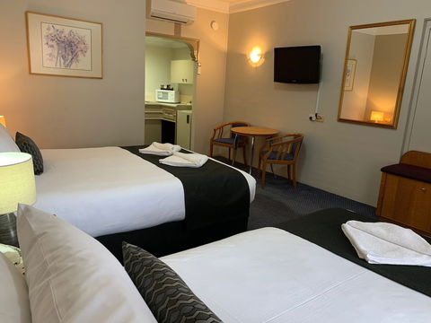Heritage Motor Inn Goulburn - Accommodation Sunshine Coast 4