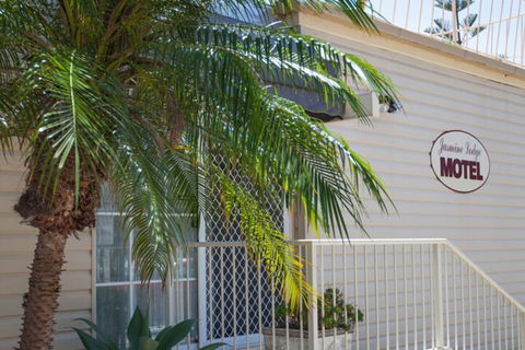 Jasmine Lodge Motel - Accommodation Sunshine Coast 1