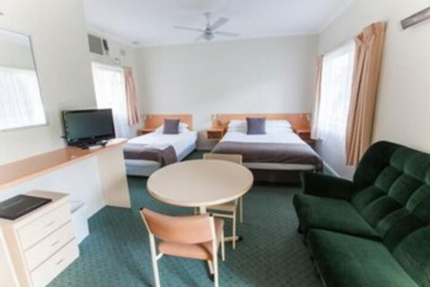 Jasmine Lodge Motel - Accommodation Sunshine Coast 4