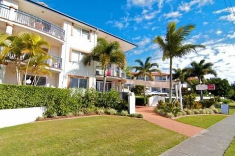 Blue Water Bay Luxury Villas - Accommodation Sunshine Coast 2