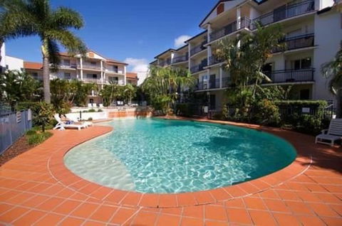 Blue Water Bay Luxury Villas - Accommodation Sunshine Coast 5