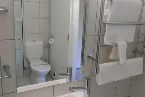 Cottonwood Motor Inn - Accommodation Sunshine Coast 3