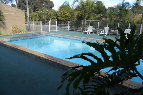 Cottonwood Motor Inn - Accommodation Sunshine Coast 1