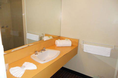 Cottonwood Motor Inn - Accommodation Sunshine Coast 2