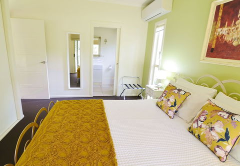Apple Tree Cottage & Studio - Accommodation Sunshine Coast 1