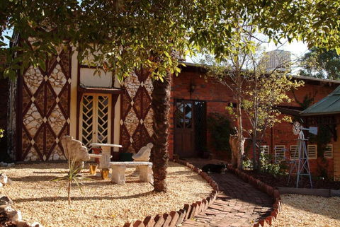 Diamond House Heritage Restaurant & Motor Inn - Accommodation Sunshine Coast 4