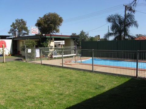Peak Hill Golden Peak Budget Motel - Accommodation Sunshine Coast 3