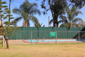 Peak Hill Golden Peak Budget Motel - Accommodation Sunshine Coast 4