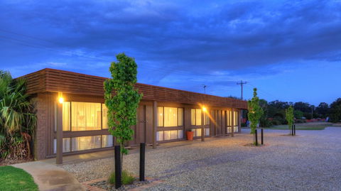 Motel Meneres - Accommodation Sunshine Coast 0