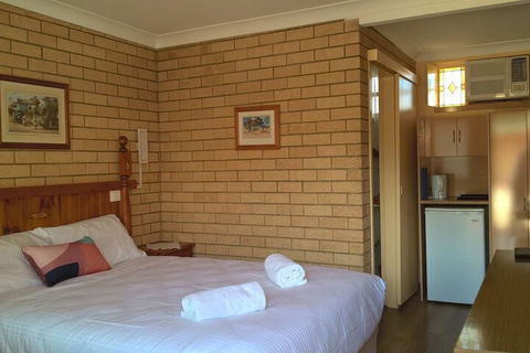 Lake Front Motel - Accommodation Sunshine Coast 4