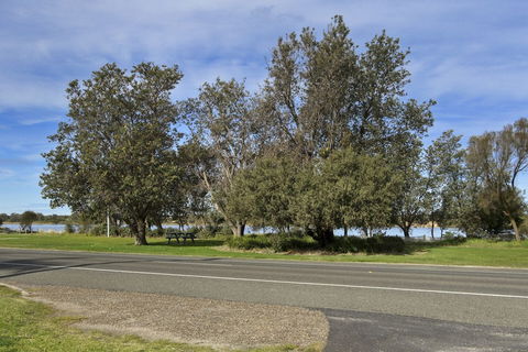 Cunningham Shore Motel - Accommodation Sunshine Coast 2