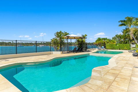 Aqua Linea - Accommodation Sunshine Coast 2