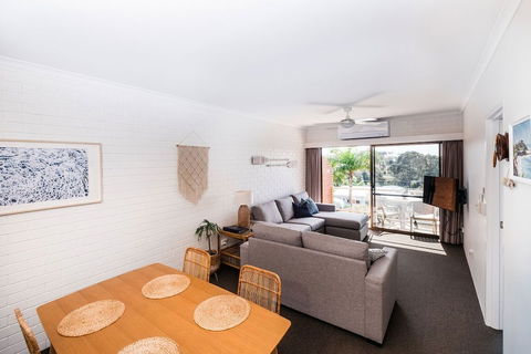 Mollymook Seascape Motel & Apartments - Accommodation Sunshine Coast 6
