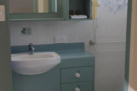 Caloundra Suncourt Motel - Accommodation Sunshine Coast 3