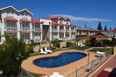 The Jetty Resort - Accommodation Sunshine Coast 3