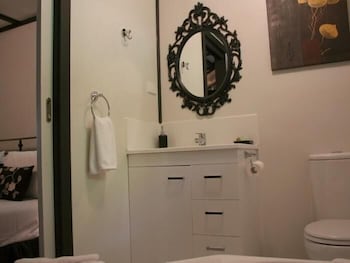 Tudor Cottages Mt Dandenong - Accommodation Sunshine Coast 3