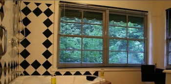 Tudor Cottages Mt Dandenong - Accommodation Sunshine Coast 5