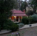 Sinnamons Cottage - Accommodation Sunshine Coast