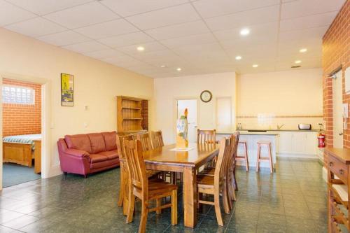 Castlemaine VIC Accommodation Sunshine Coast