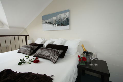 Summit Ridge Alpine Lodge - Accommodation Sunshine Coast 6