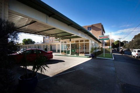Parkville Motel - Accommodation Sunshine Coast 0