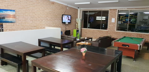 The Entrance Backpackers - Hostel - Accommodation Sunshine Coast 2