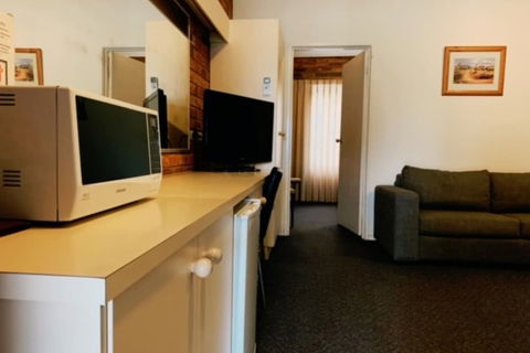Sugarloaf Motel - Accommodation Sunshine Coast 2