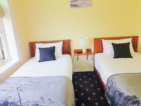 The Wharf Hotel Wynyard - Accommodation Sunshine Coast 2