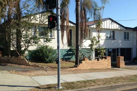 Some Rooms Backpacker - Accommodation Sunshine Coast 7