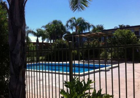Westland Hotel Motel - Accommodation Sunshine Coast 2