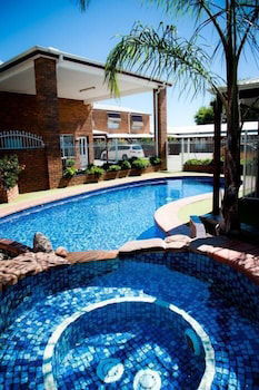 The Charles Sturt Motor Inn - Accommodation Sunshine Coast 2