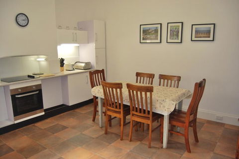 Jacaranda Cottage - Accommodation Sunshine Coast 6