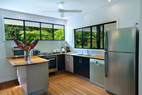 Misty Mountains Rainforest Retreat - Accommodation Sunshine Coast 6