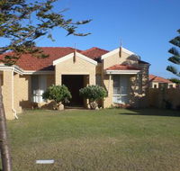 Port Bouvard Beach Holiday Home Mandurah - Accommodation Sunshine Coast