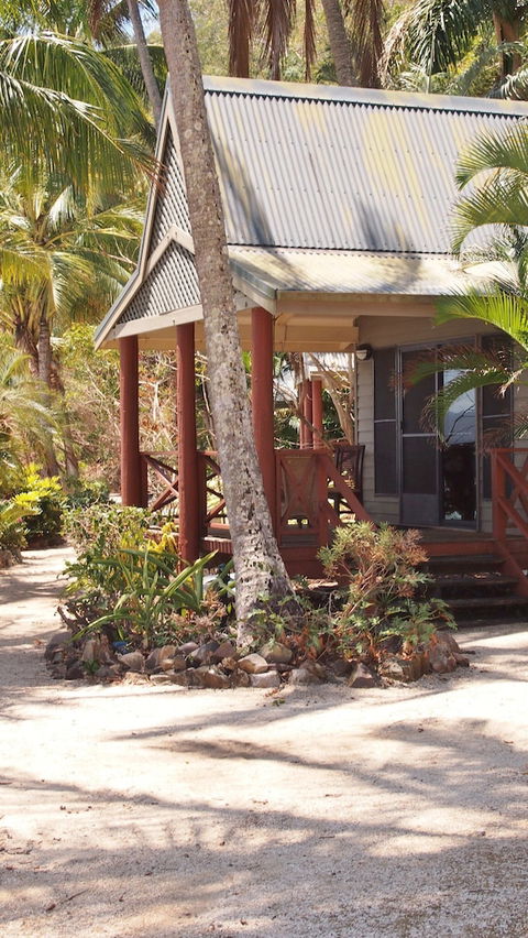 Palm Bay Resort - Accommodation Sunshine Coast 1