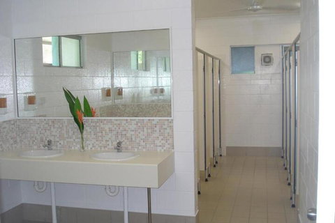 Absolute Backpackers Mission Beach - Accommodation Sunshine Coast 5