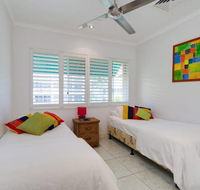 Azure Waters - Accommodation Sunshine Coast