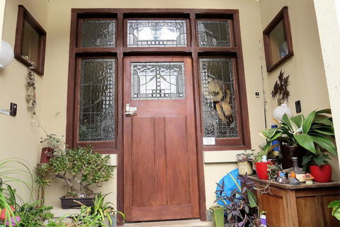 McCloud House - Accommodation Sunshine Coast 1